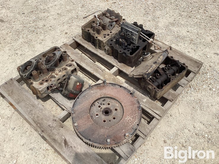 cummins-big-cam-heads,-15.5"-fly-wheel,-cab-jack,-rocker-box-w/-cover-image-1
