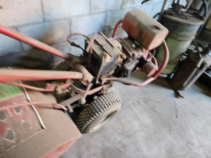#8768-•-rear-tine-garden-tiller-image-19
