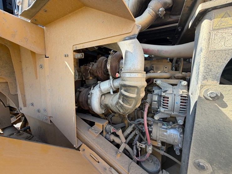 2015-caterpillar-950m-image-50