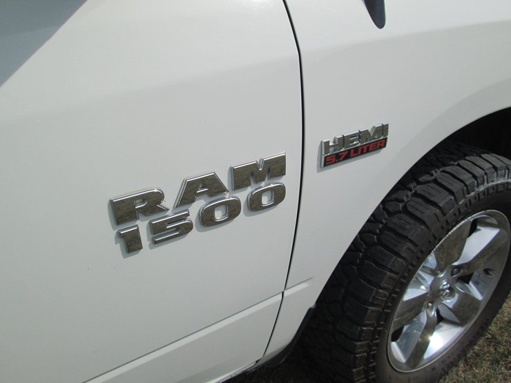 2016-dodge-ram-1500-image-12