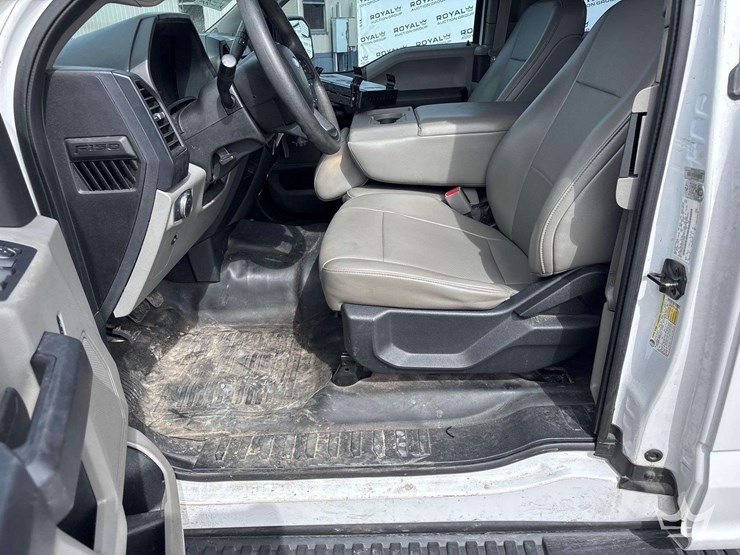 2017-ford-f150-image-13