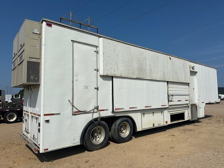 #2489-•-1990-calumet-mmt449l-lab-trailer-image-5