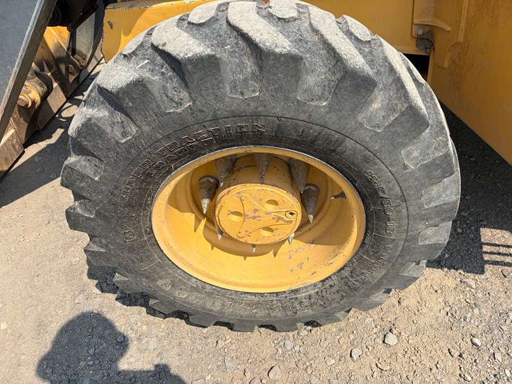 2016-deere-410l-image-85