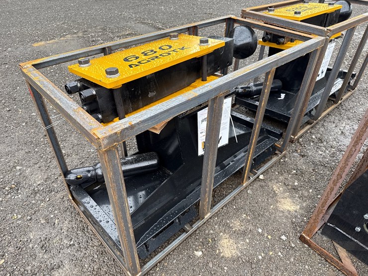 #6049-•-agrotk-skid-steer-hyd-post-driver-image-2