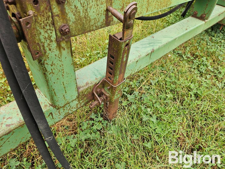john-deere-34-image-13