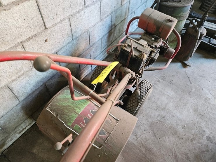 #8768-•-rear-tine-garden-tiller-image-7
