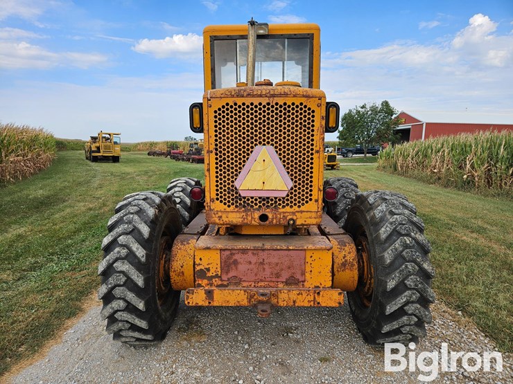 1971-caterpillar-120-image-6