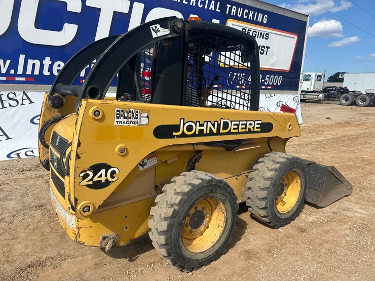 2003-john-deere-240-image-5