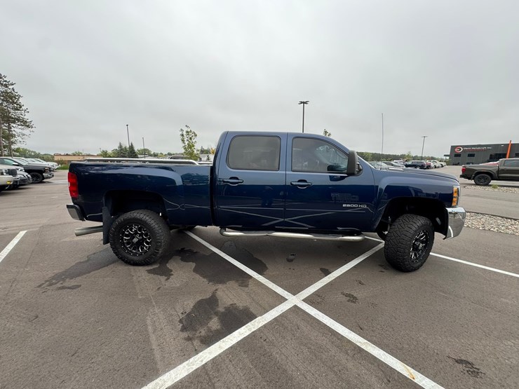 2009-chevrolet-2500-image-6