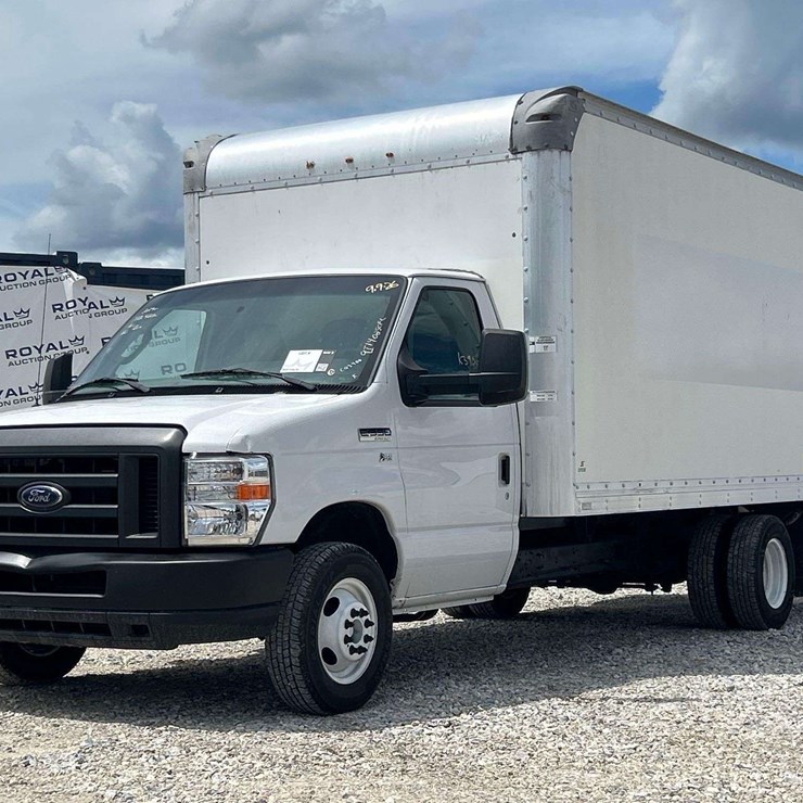 2019 FORD E350