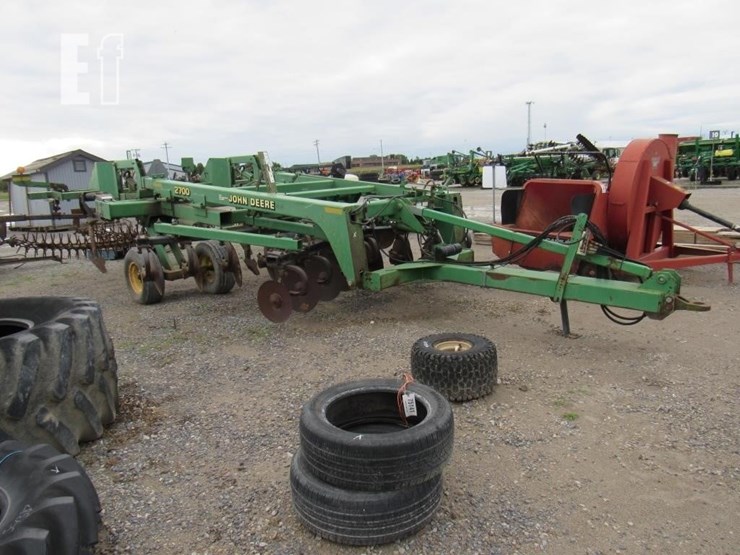 john-deere-2700-image-3