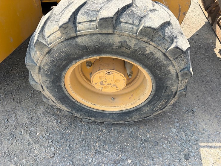 2016-deere-410l-image-87
