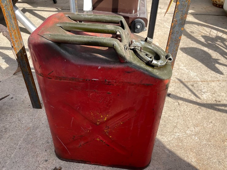 #4083-•-fuel-cans-(03)-image-5