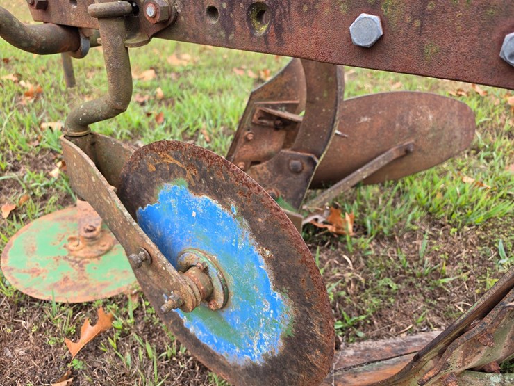 #25270-•-ferguson-2-bottom-plow-image-13