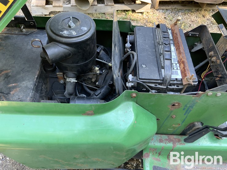 john-deere-317-image-19