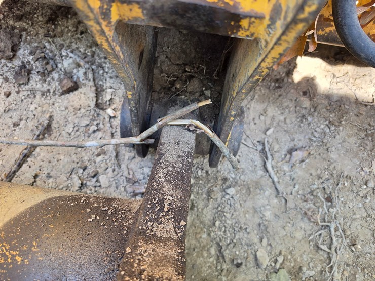 deere-555g-image-89