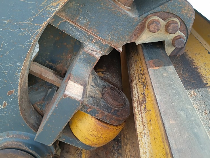 2008-deere-670d-image-40
