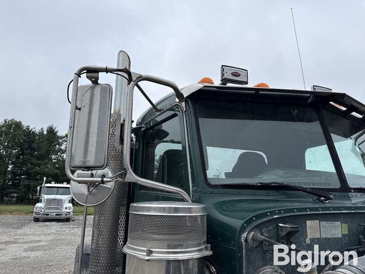 2013-peterbilt-388-image-16