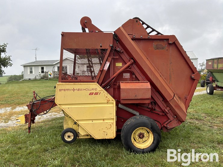 new-holland-851-image-8
