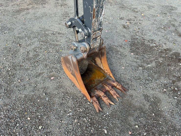2020-deere-30g-image-12