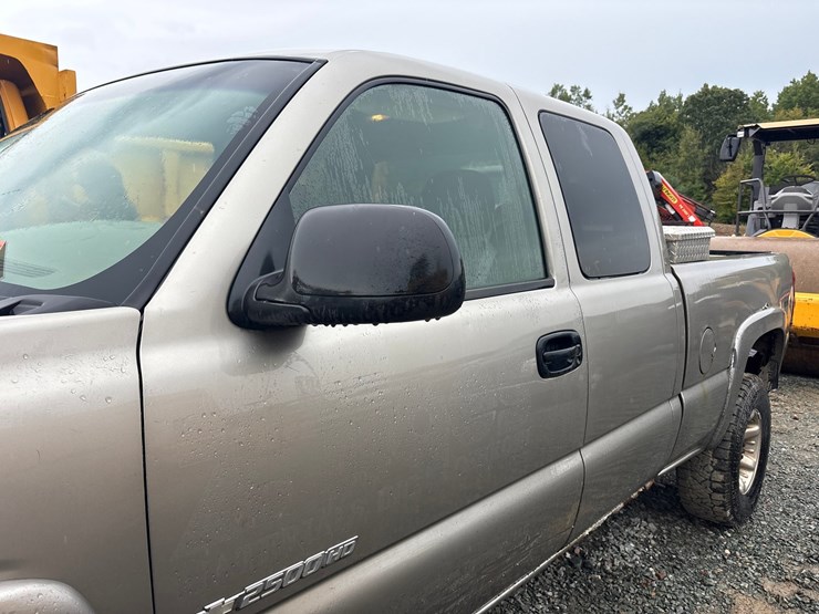 2003-chevrolet-2500-image-10