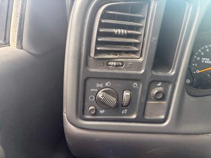 2006-gmc-2500-image-41
