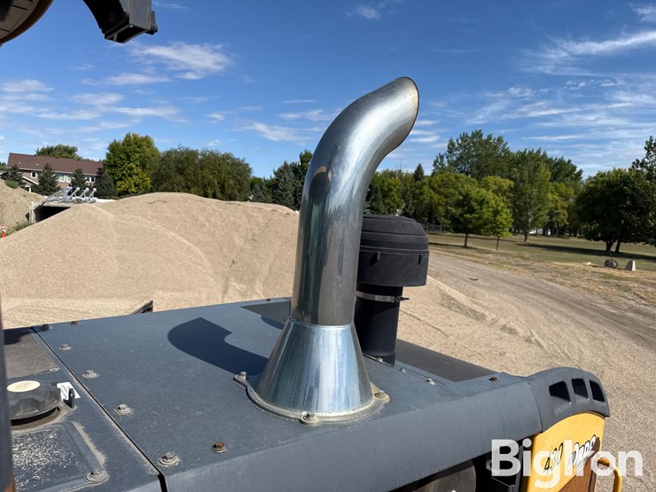 2011-deere-644k-image-14