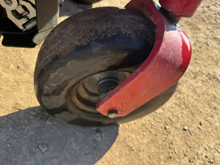 #1919-•-toro-39519-stand-on-aerator-image-31