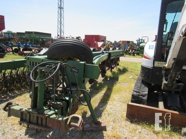 john-deere-2800-image-1