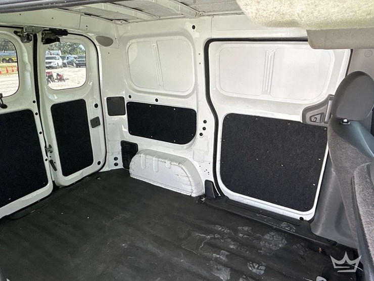 2014-nissan-nv200-image-26