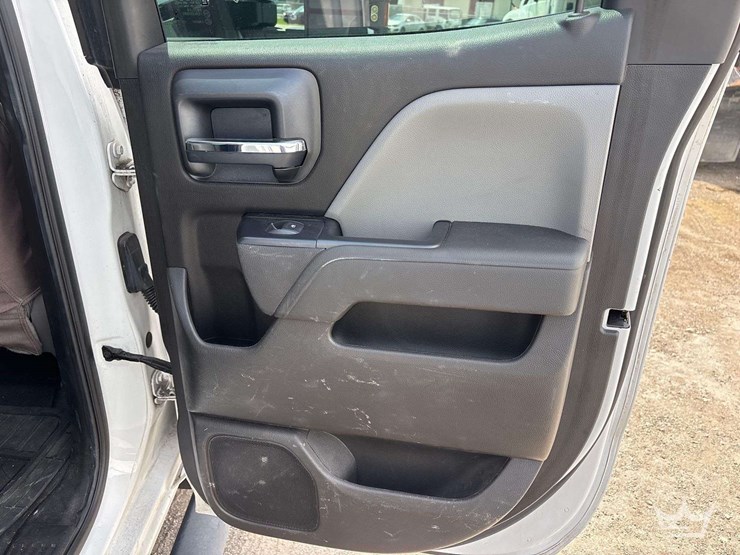 2018-chevrolet-silverado-3500-image-26