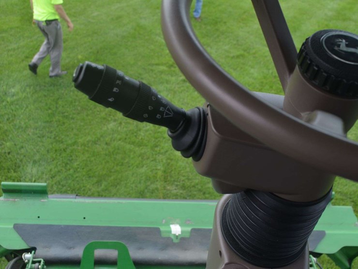 2012-john-deere-s550-image-85