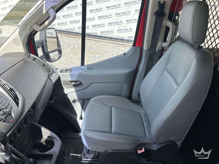 2016-ford-transit-image-28