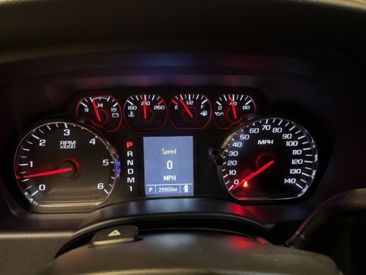2016-chevrolet-silverado-3500hd-image-19