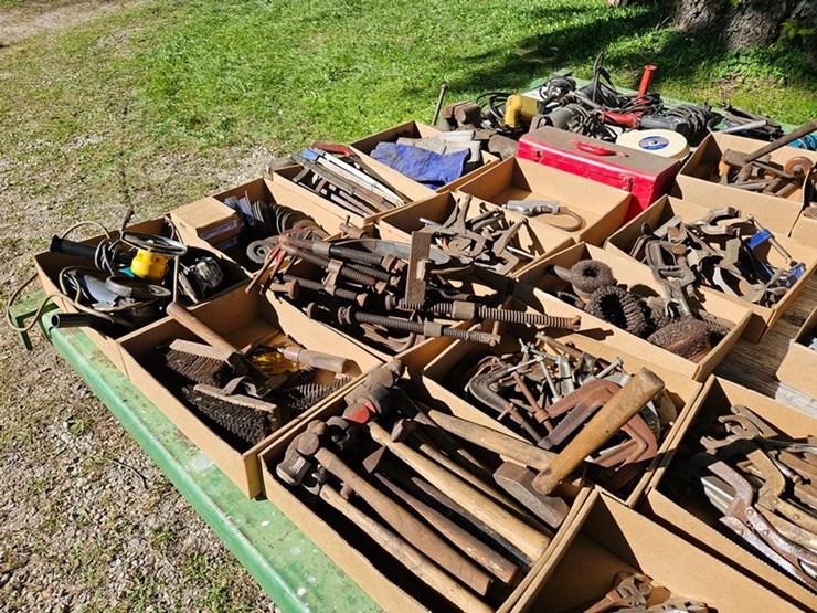 #8000-•-live-on-the-ground-only-items-image-59