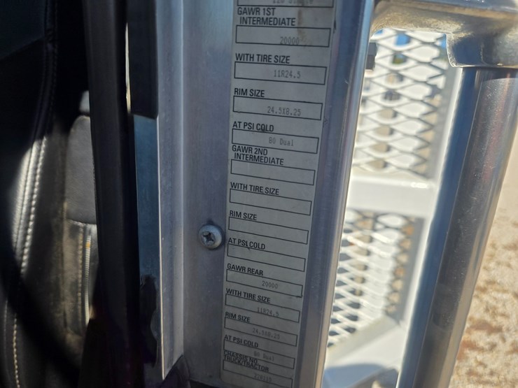 2008-kenworth-t800-image-40