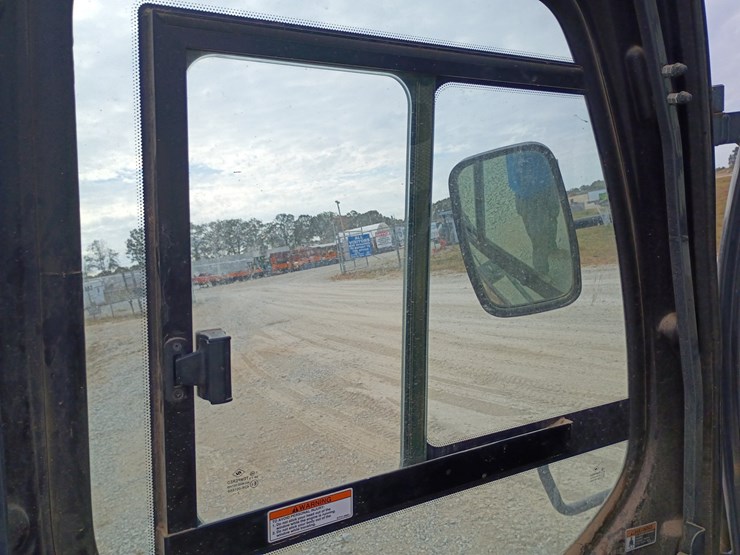2013-kubota-rtv1100-image-22