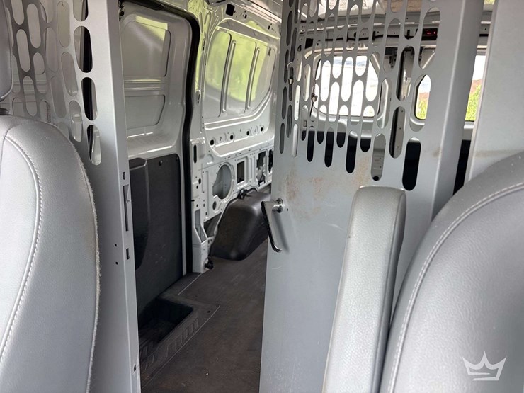 2016-ford-transit-image-18