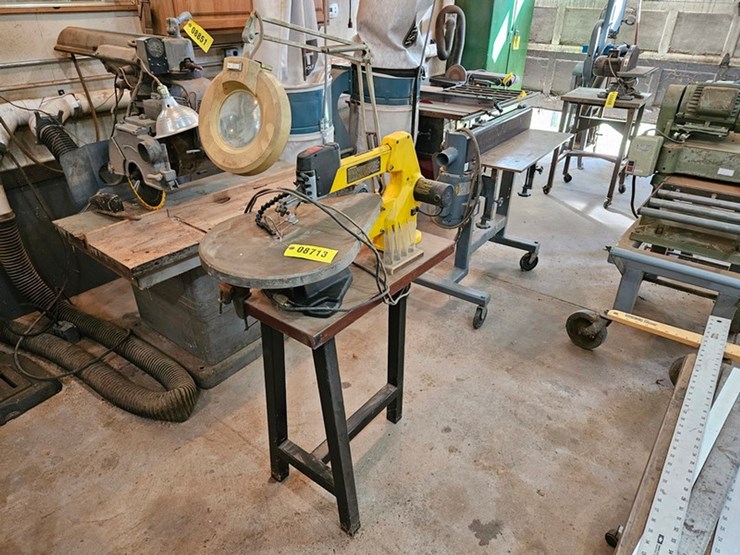 #8713-•-dewalt-scroll-saw-image-5