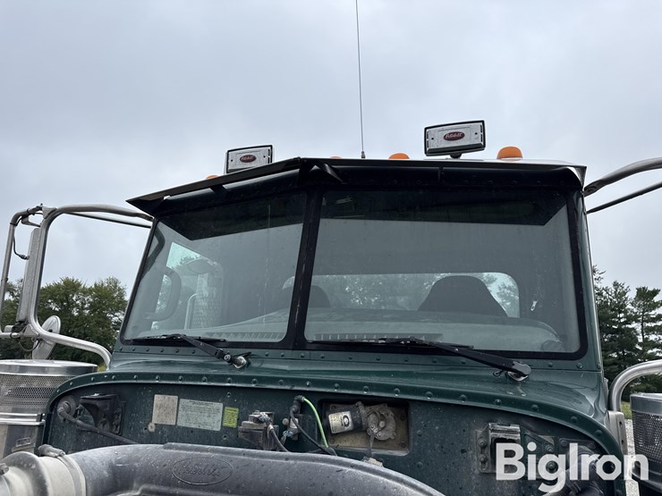2013-peterbilt-388-image-14
