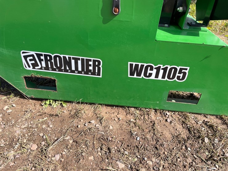 #1606-•-frontier-wc1105-3-point-chipper-attachment-image-6