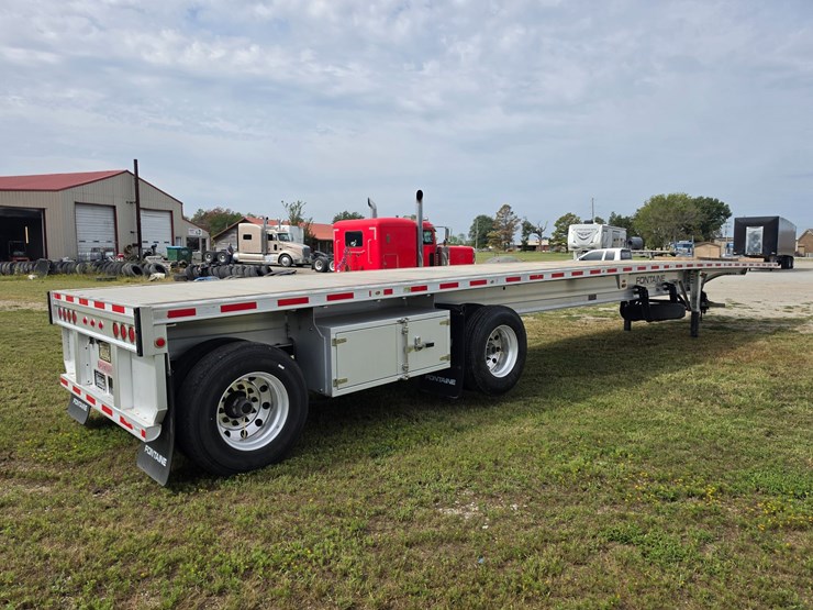 2023-fontaine-flat-bed-trailer-image-11