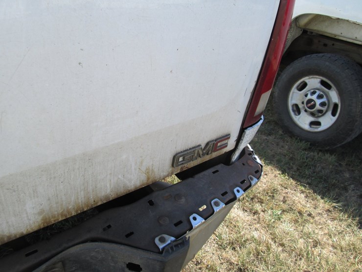 2009-gmc-2500hd-image-11