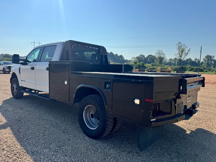 2021-ford-f350-image-3