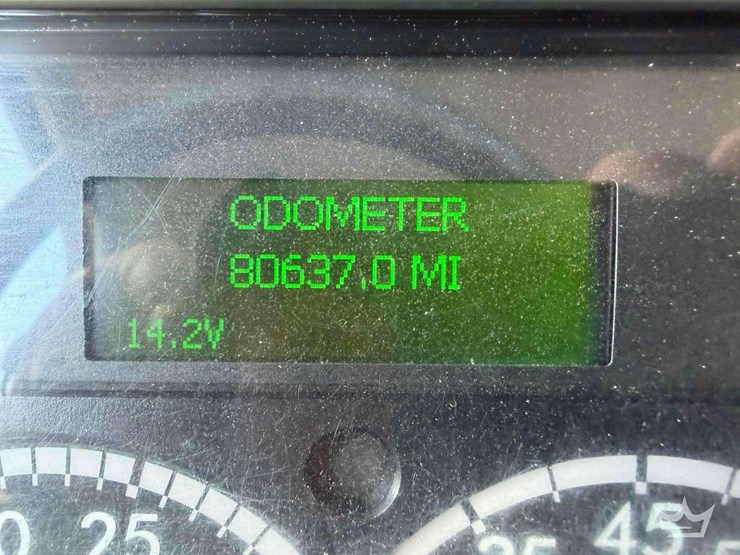 2016-freightliner-m2-112-t/a-day-cab-truck-tractor-image-5