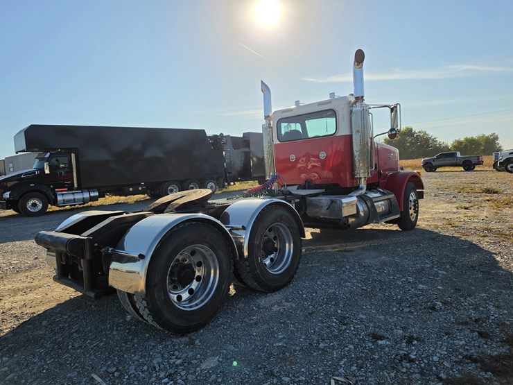 2006-peterbilt-378-image-17