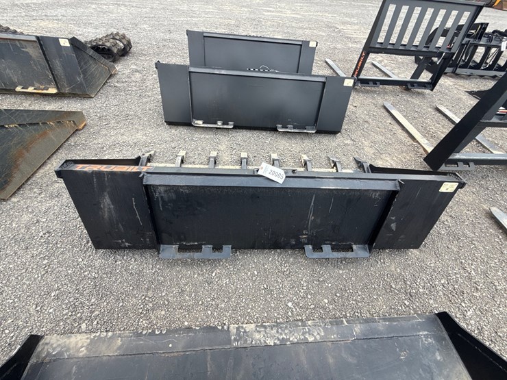 #2032-•-trubilt-72"-skid-steer-tooth-bucket-image-3