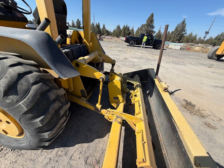2007-deere-210le-image-27