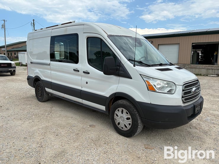 2015-ford-transit-image-3