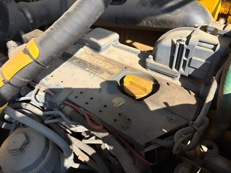 #2410-•-2015-sakia-sw880-double-drum-smooth-roller-compactor-image-36